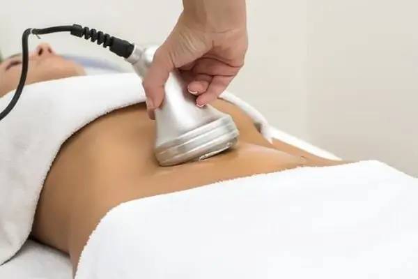 استراتژی دراین روش استفاده موثر از سیستم های گوناگون لاغری موضعی با توالی مناسب است که با اثر بخشی موثر بر یکدیگر نتایج درمانی را بطور چشمگیری بالا میبرد.